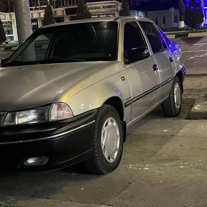 Srochno sotiladi Nexia 1.