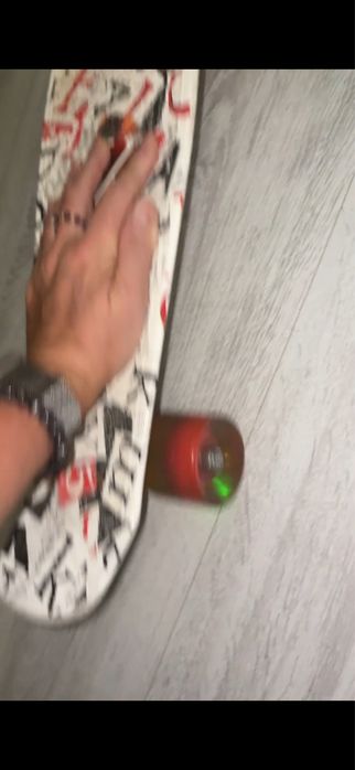 Skateboard cu luminite in roti