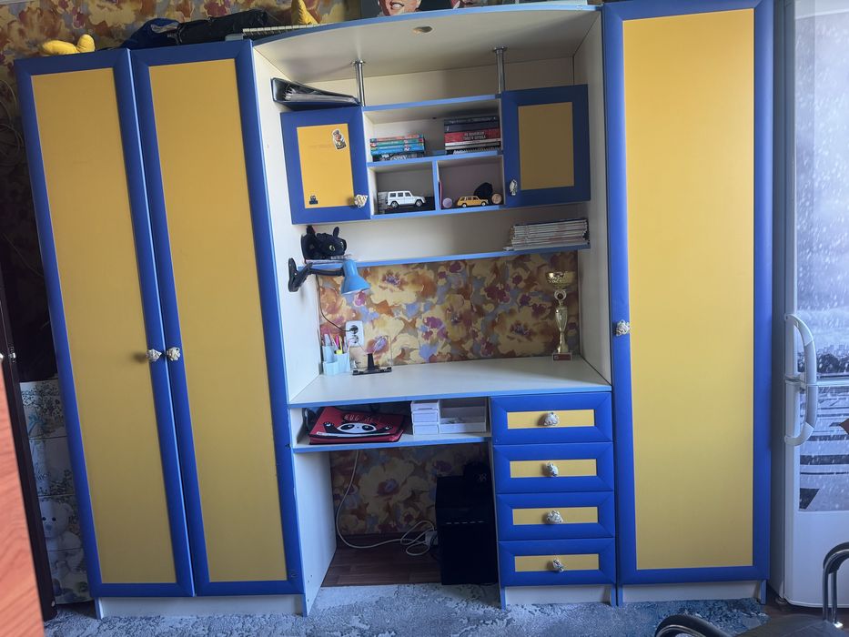 Продаю стенку детскую