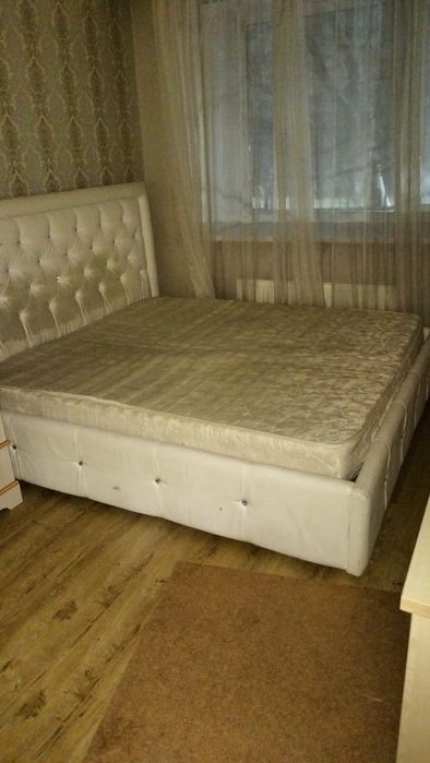 Продам спальную кровать