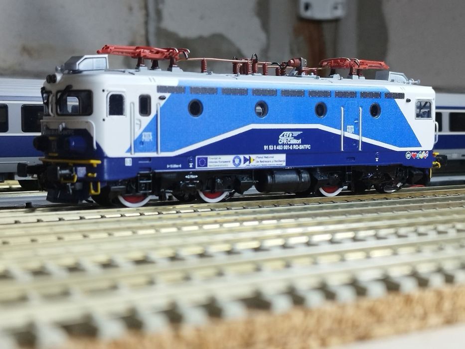 Locomotiva electrica 040 EC PNRR CFR călători HO trenuleț NU  EA LEMA