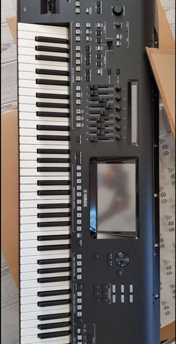 Yamaha Genos как Новый