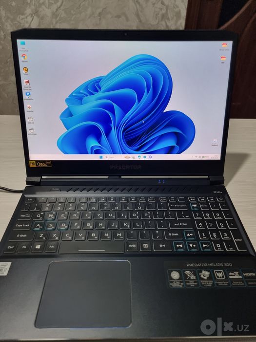 PREDATOR Helios 300