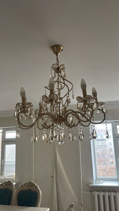 Продам две люстры