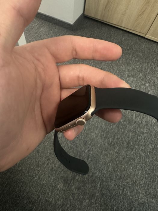 Продам apple watch SE 44mm