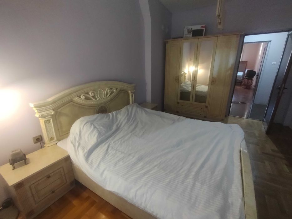 Дава се под наем Тристаен апартамент в Добрич, Кралска зона - 87 кв.м за 612 € - Снимка #3