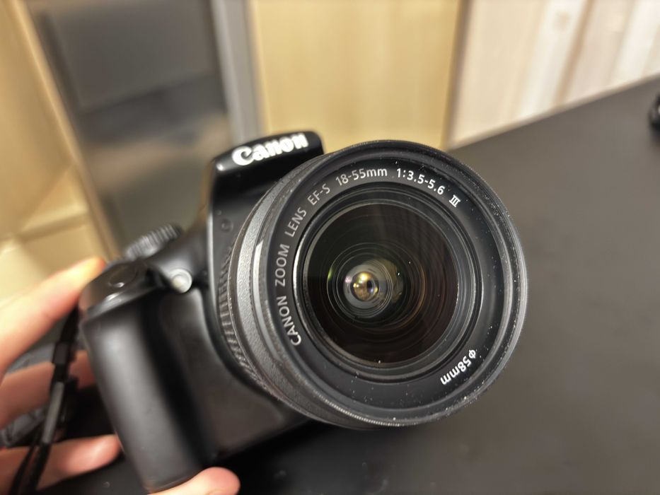 Camera DSLR Canon EOS 1100D