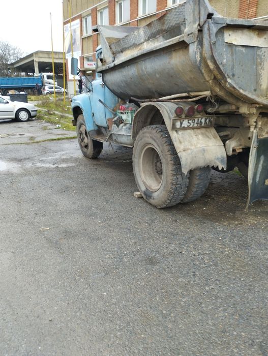 Самосвал ЗИЛ  в движение