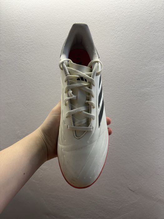 Ghete Adidas de fotbal