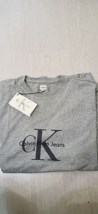 Тениска на Calvin Klein