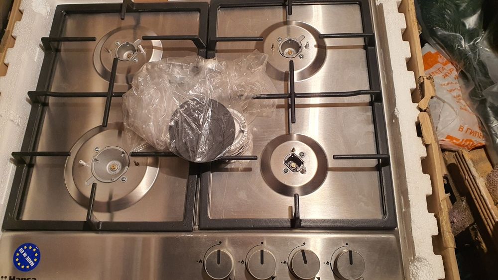 Варочная поверхность в упаковке