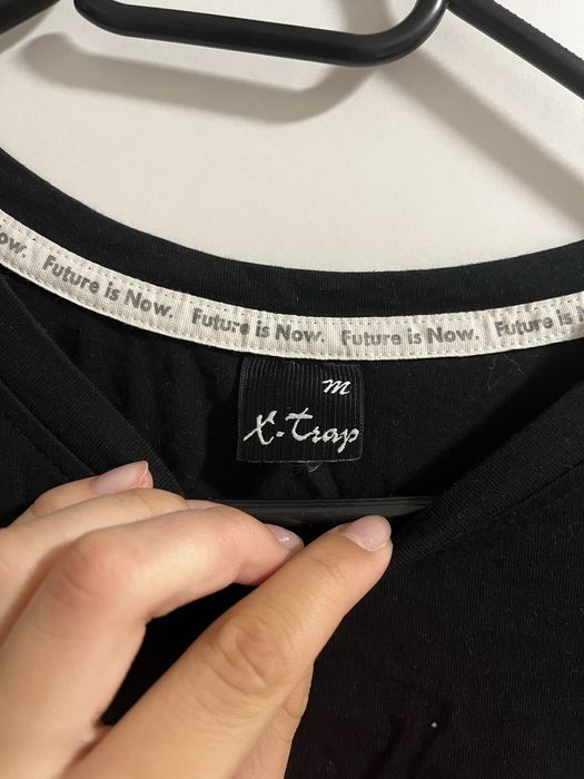 Черна тениска със сърце - размер M