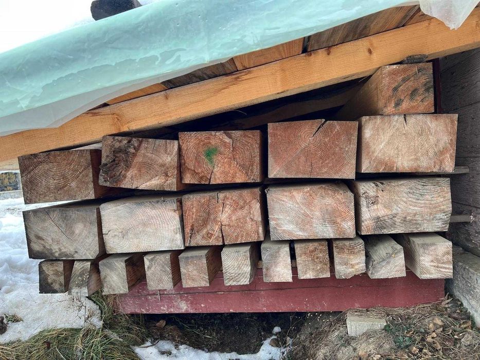 Grinzi lemn 29cm x19cm x 8m,  scanduri la 4 m .(total aprox 11m 3)