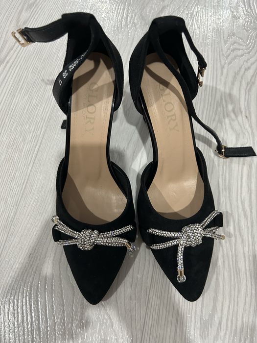 Продам новые босоножки