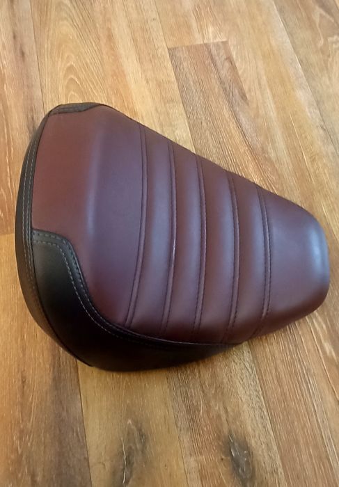 Indian Scout, Седалка и слюда