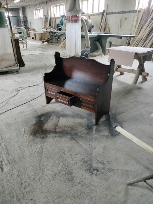 De vânzare mobila veche din lemn masiv restaurata