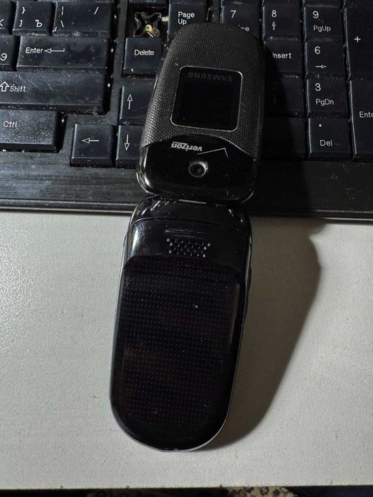 Продается сотовый телефон samsung gusto 1 CDMA