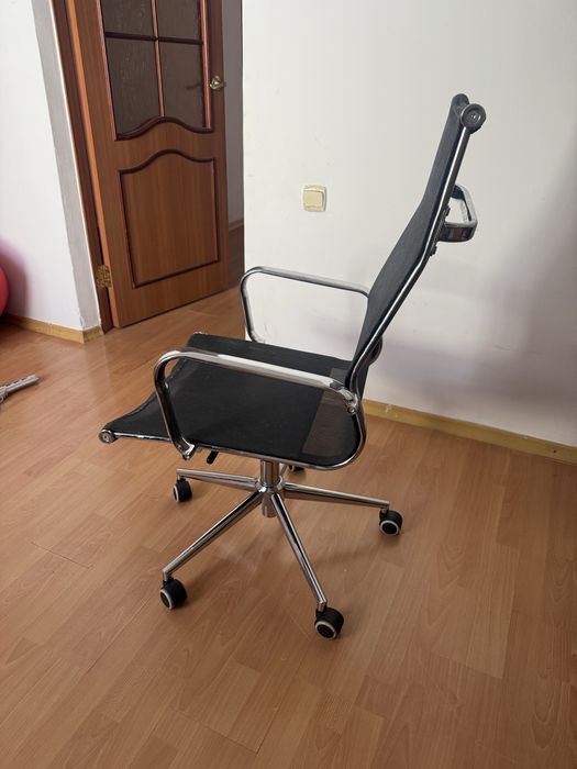 Кресло офисное.