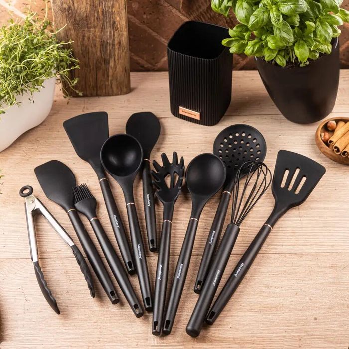 Set ustensile de bucatarie, 12 piese din silicon negru, Klausberg