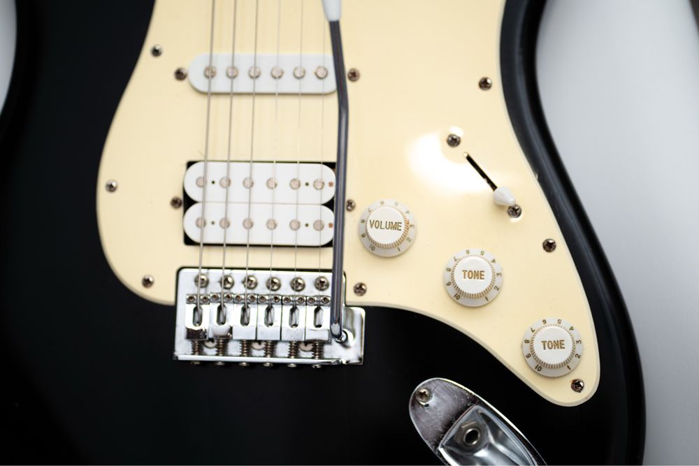 Chitară electrică Century Stratocaster PF Black + Amplificator 20W