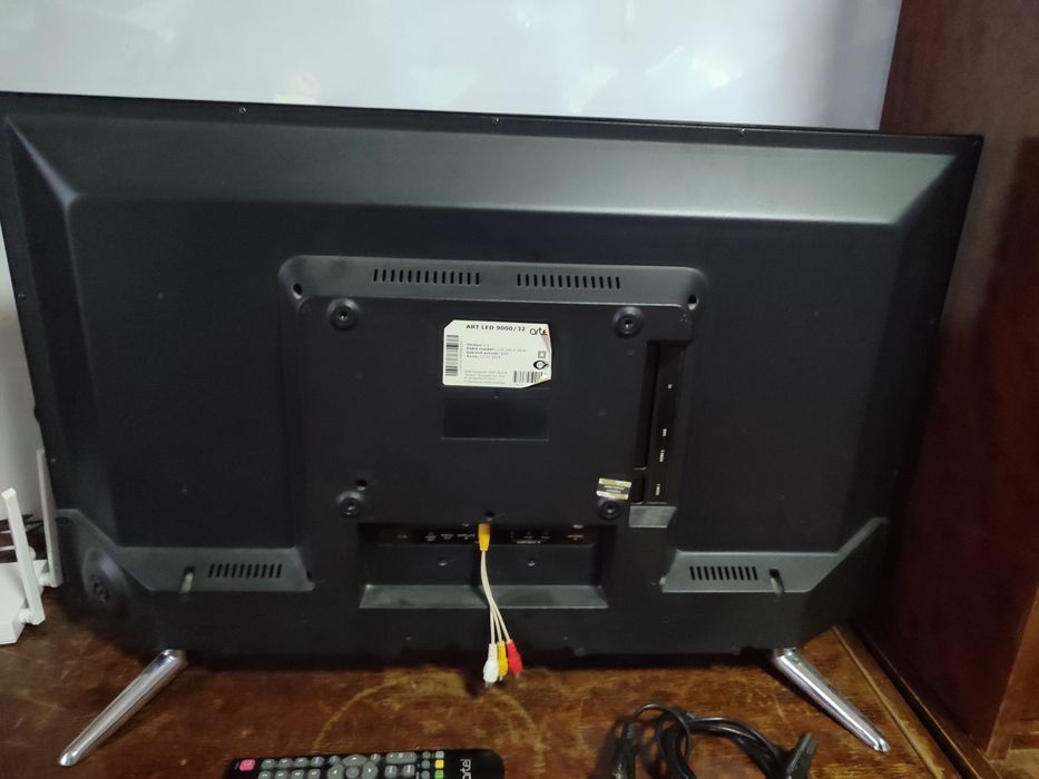 Телевизор Artel 32 диагональ