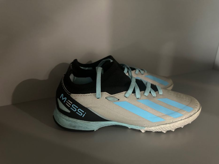 Детски футболни обувки