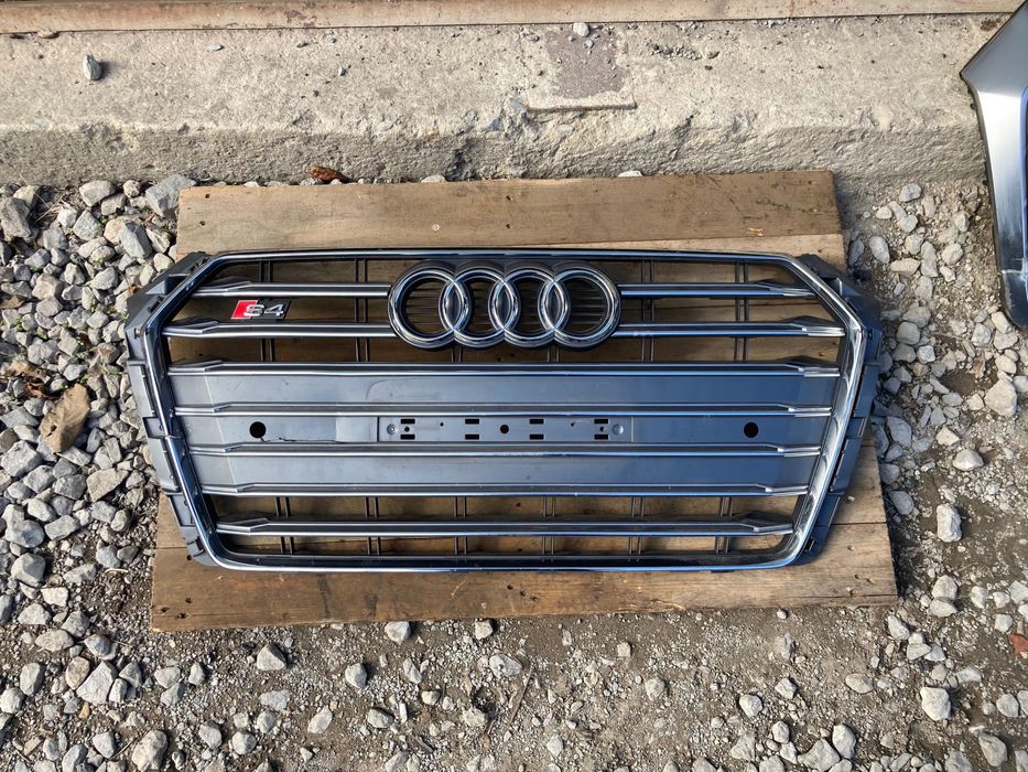 Оригинална Решетка Audi A4. S4. B9. (2015-2024). 8W0853651M.