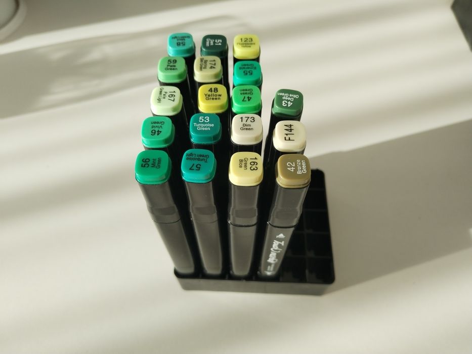 Продам маркеры б/у по цветам