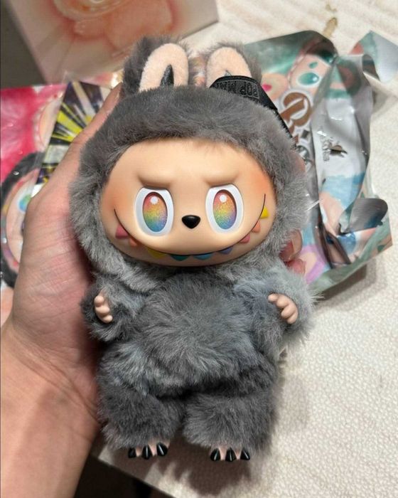 Черно лабубу labubu black лимитирано черно сиво лабубу v3 version 3