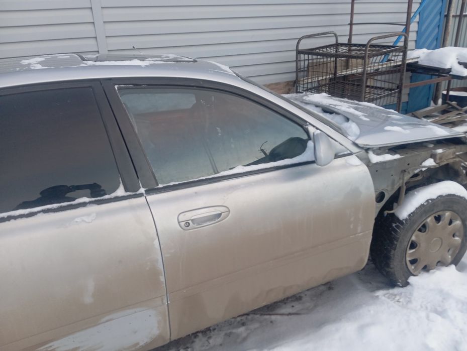 Продам на запчасти Мазду Кронос