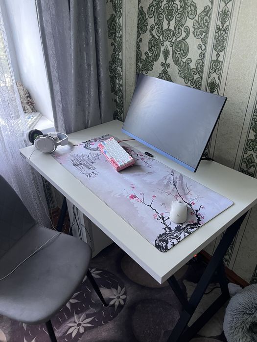 Продам стол белый ,новый