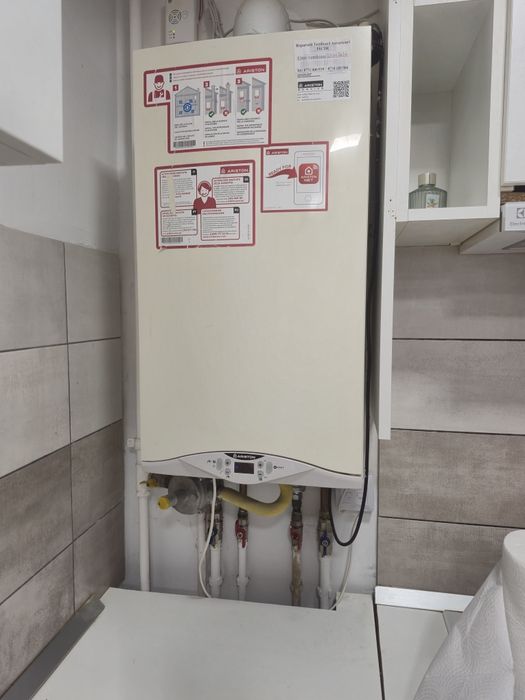 Centrala termica Ariston pentru piese