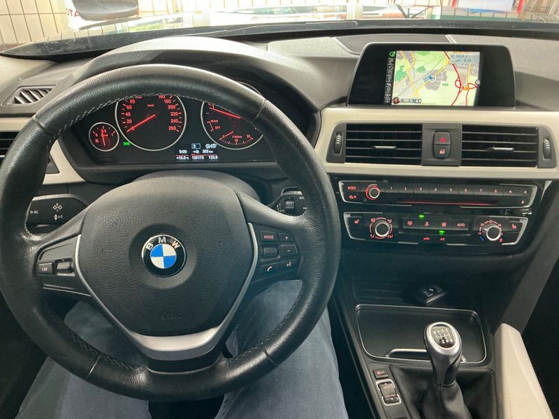 BMW 3er 318d 2017