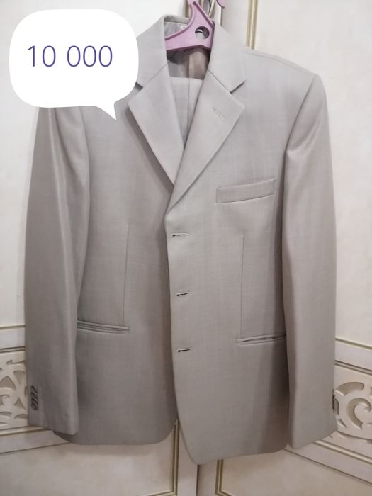 Продам брючные костюмы.