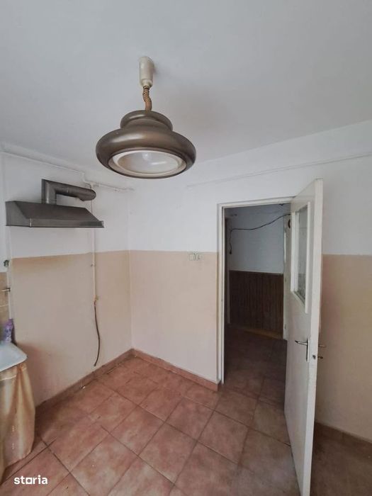 Apartament 2 camere , Aleea Clabucet , et. 2 50 mp , 58.000 euro neg.