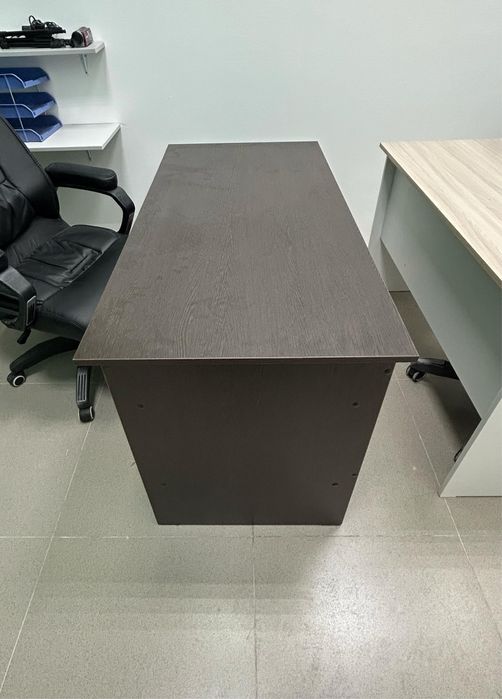 Столы офисные в хорошем состояние