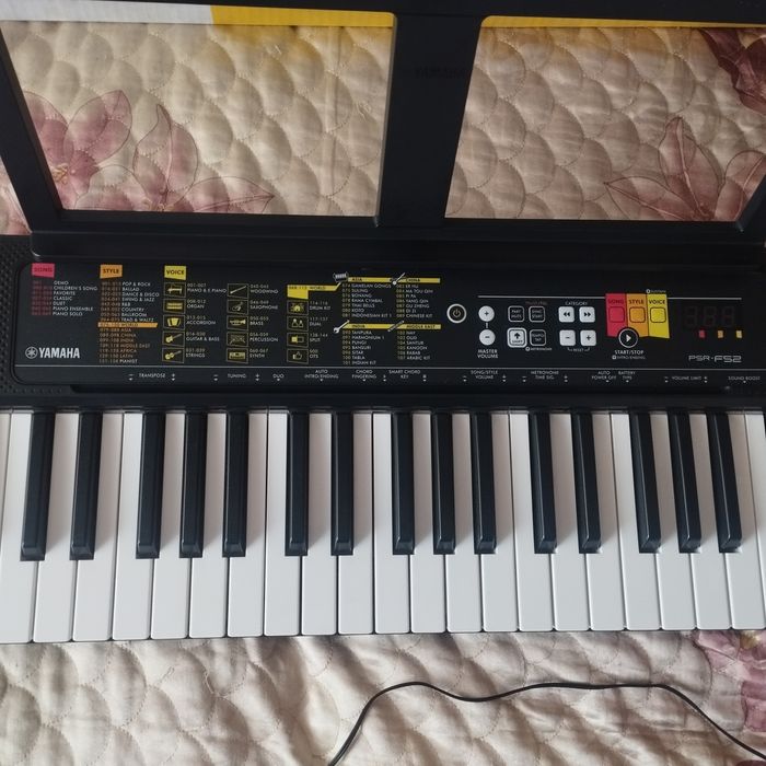Синтезатор YAMAHA PSR-F52