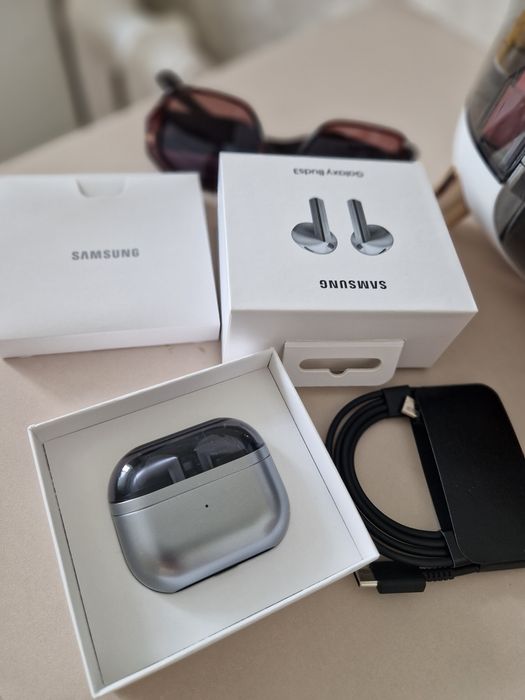 Беспроводной наушник