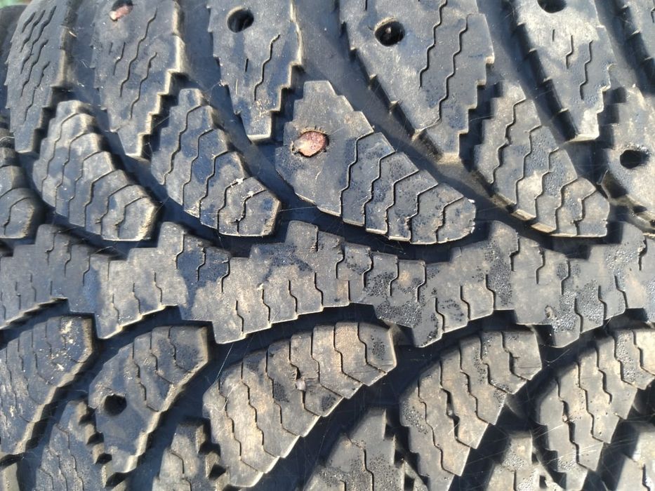 Шины зимние б/у .