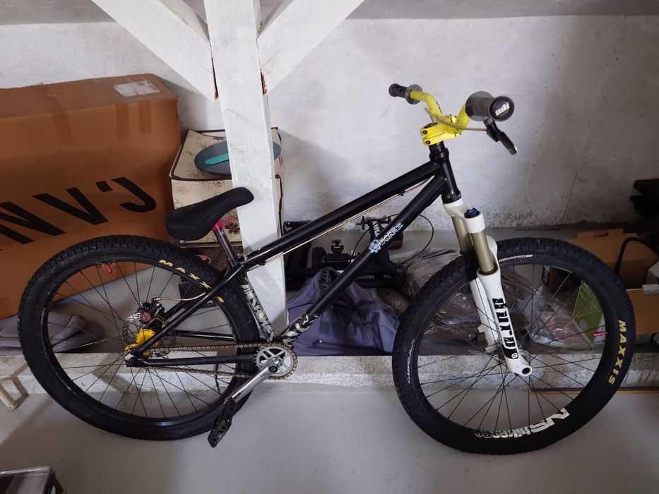 Bicicleta Dirt Jump NS Bikes 26