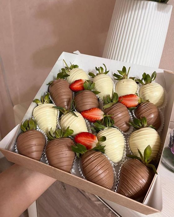 Клубника  шоколаде  Астана 24/7