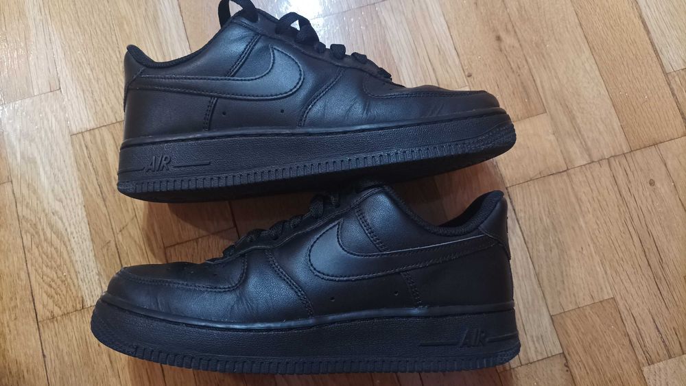 Маратонки Nike и Solomon 38 номер
