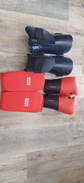 De vînzare minusi box și tibiere