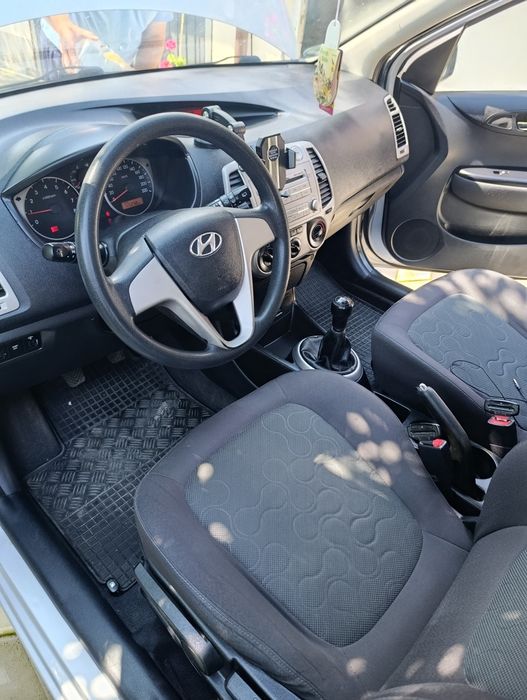 HYUNDAI i20 2010 — imagine 5