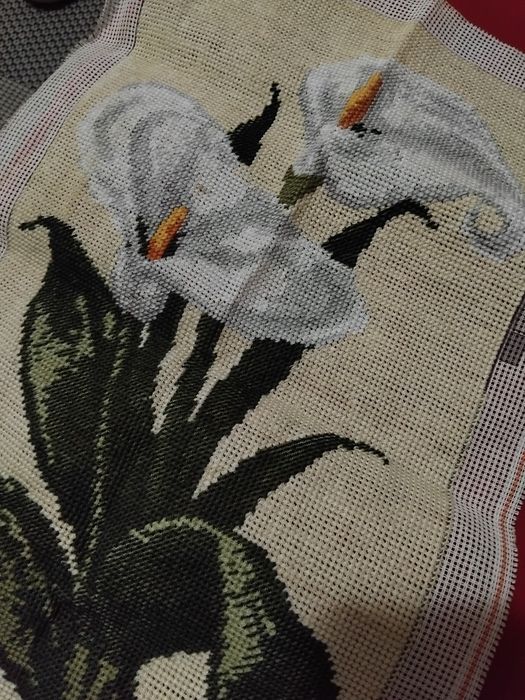 Гоблен Дева Мария   и  гоблен с Кала цвете