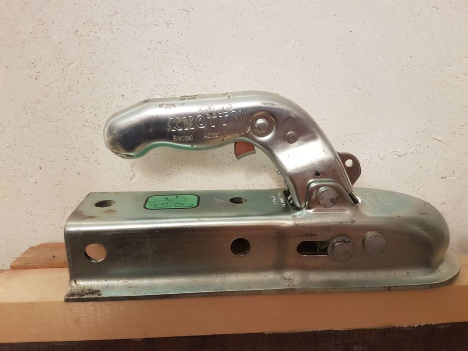 Замок прицеп учун 1400кг. KNOTT - VAMER фирма.