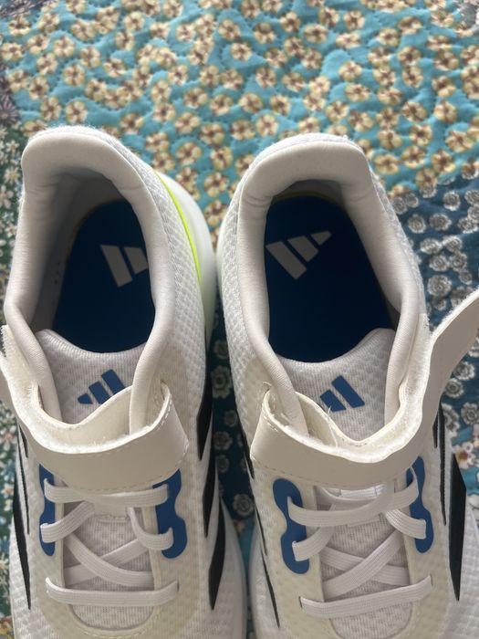 Маратонки Adidas 39 1/3