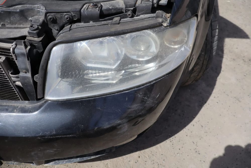 Far stanga Audi A4 2004 1.9 TDI MT (115 hp)