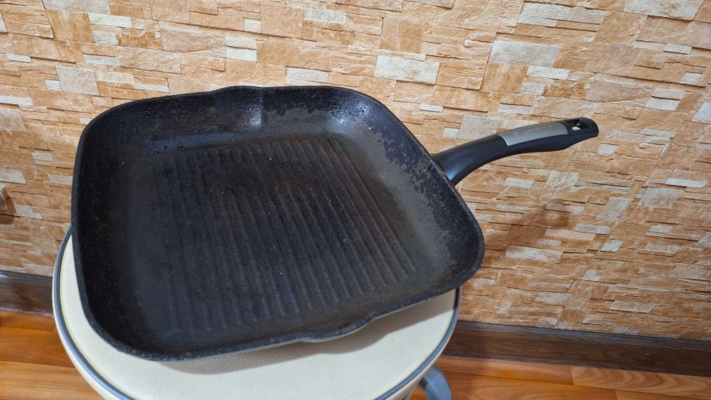 Продается сковородка Б/У
