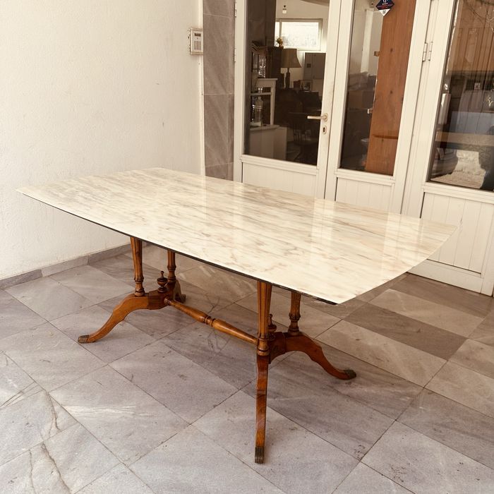 Италианска класическа маса с мраморен плот – неокласически стил